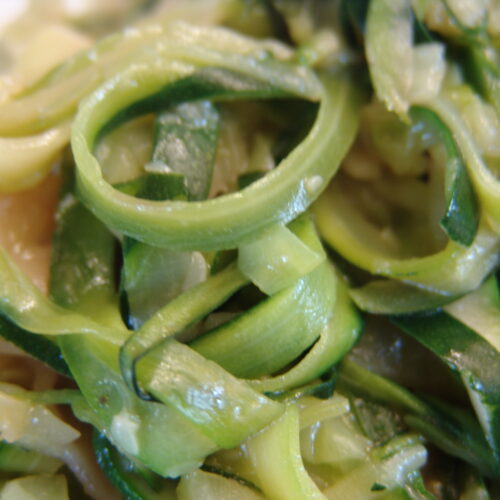 Fettuccine al pesto di pistacchio e filangè di cucuzze - Salvo Nicastro Chef