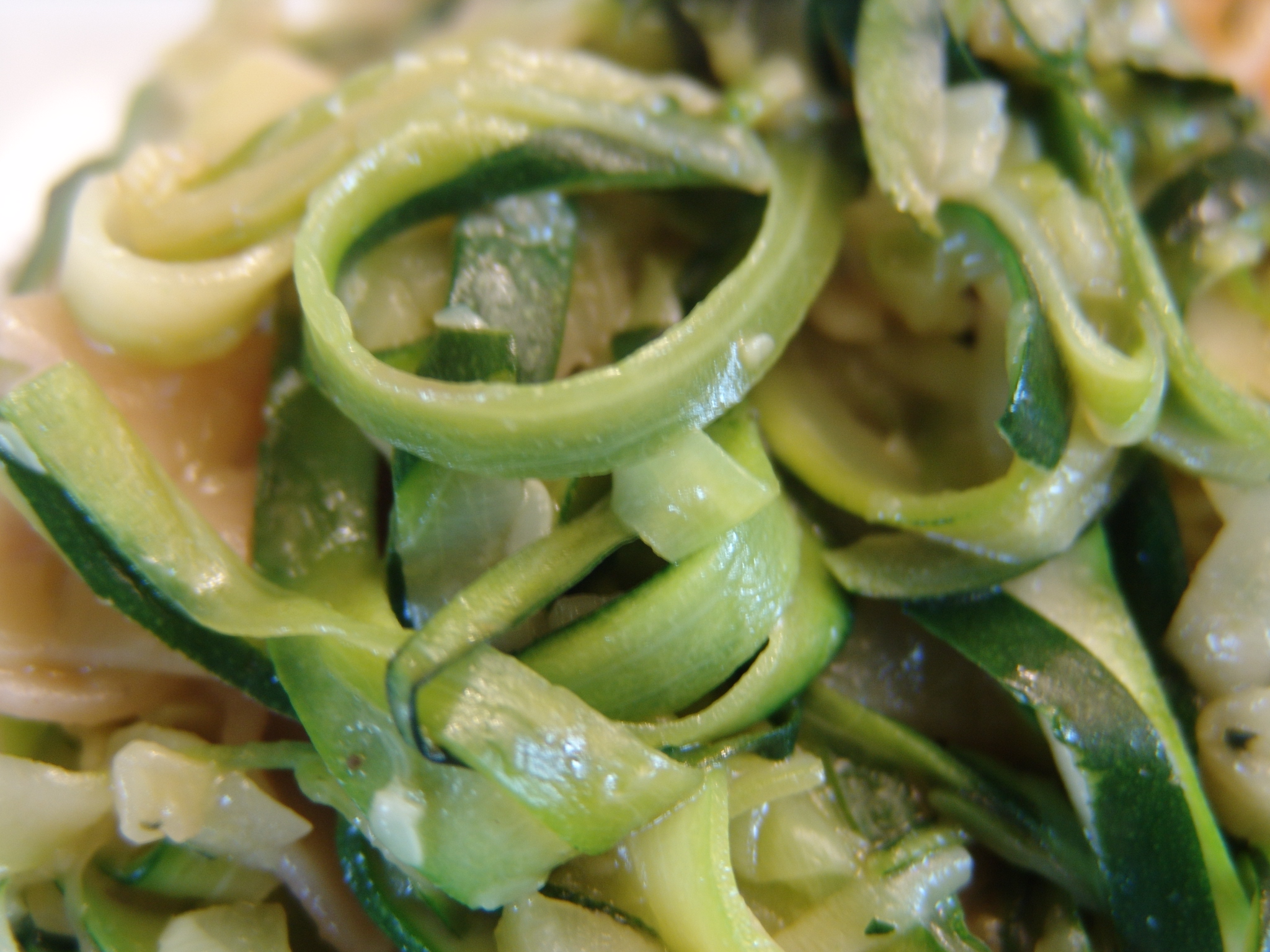 Fettuccine al pesto di pistacchio e filangè di cucuzze - Salvo Nicastro Chef