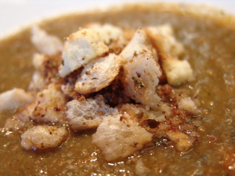 Minestrone e crostini di pane raffermo all’aglio - Salvo Nicastro Chef