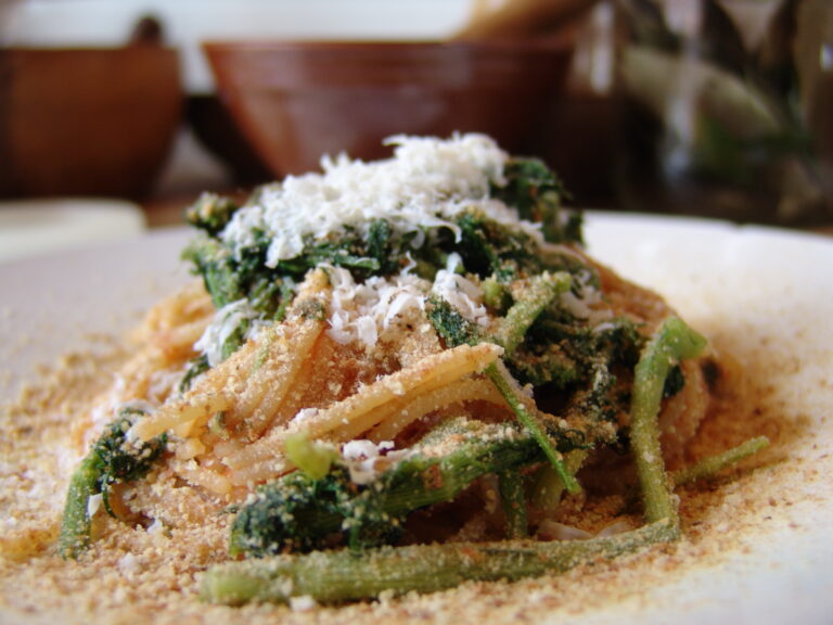 Spaghetti alla milanese al finocchietto e pane grattugiato tostato - Salvo Nicastro Chef