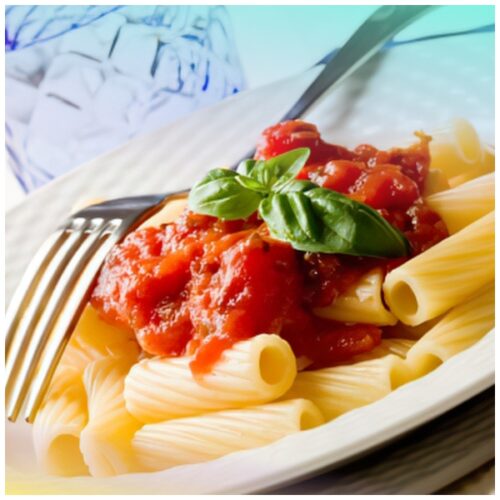 Paccheri al finocchietto selvatico e pomodorini di Pachino, con finocchietto, pomodorini, pane tostato e paccheri crudi