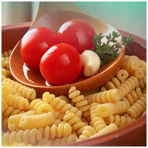 Pasta fredda al pomodoro cuore di bue e ricotta salata