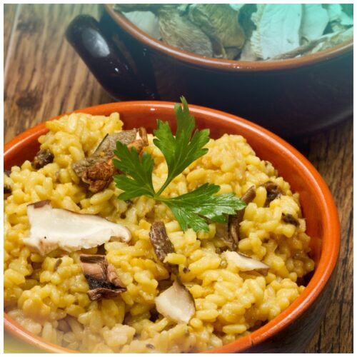 Risotto con zafferano, funghi e speck